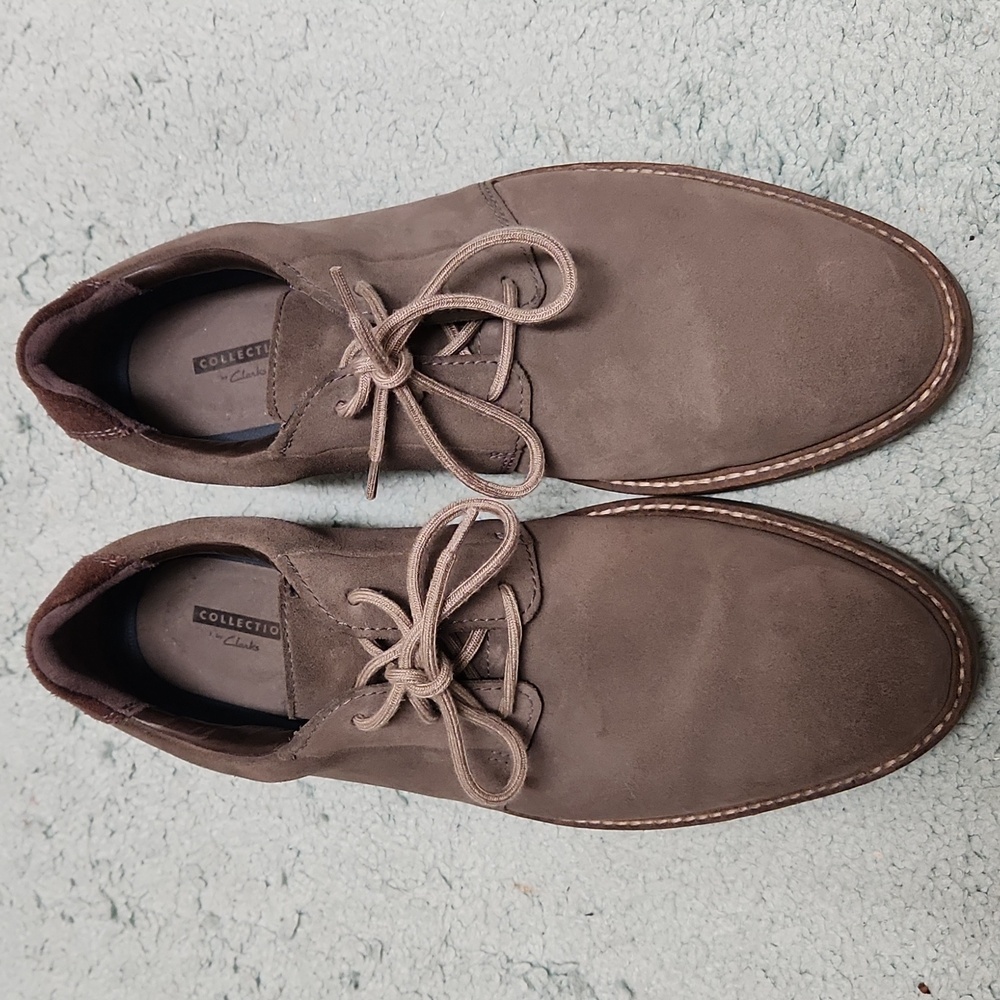 Clarks Suede Shoes Sz 11 Taupe